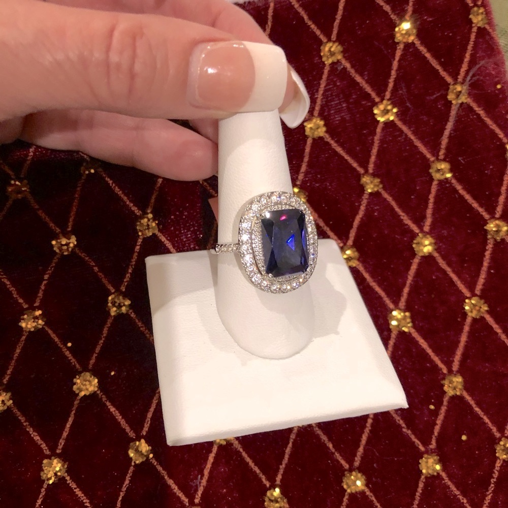 BLUE AND WHITE CZ RING - Picture 5 of 8